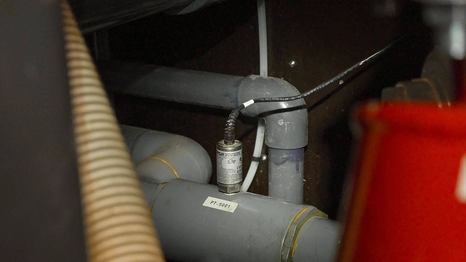 APG's PT-400 Pressure Transducer monitoring pressure